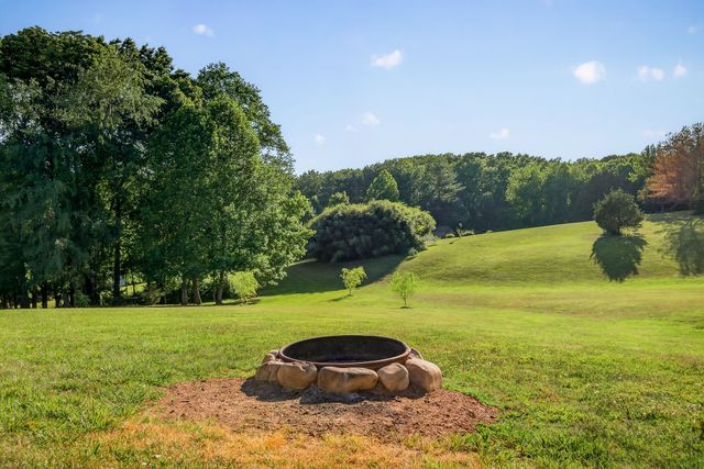 256 Kings Pointe Ln, Mcminnville, TN 37110