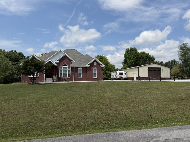 256 Kings Pointe Ln, Mcminnville, TN 37110