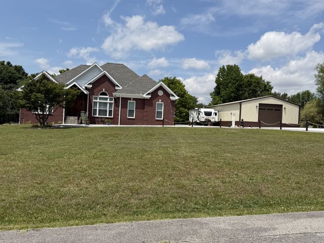 256 Kings Pointe Ln, Mcminnville, TN 37110