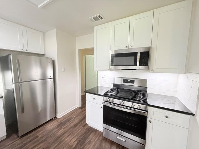 8701 Parkfield DR, Austin, TX 78758