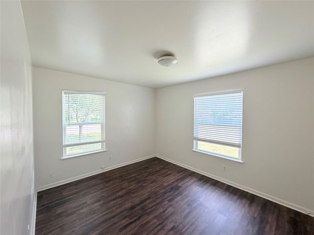 8701 Parkfield DR, Austin, TX 78758