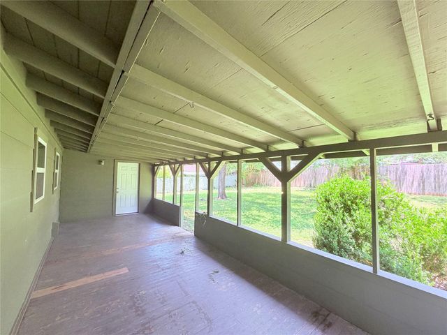 8701 Parkfield DR, Austin, TX 78758