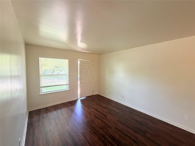 8701 Parkfield DR, Austin, TX 78758