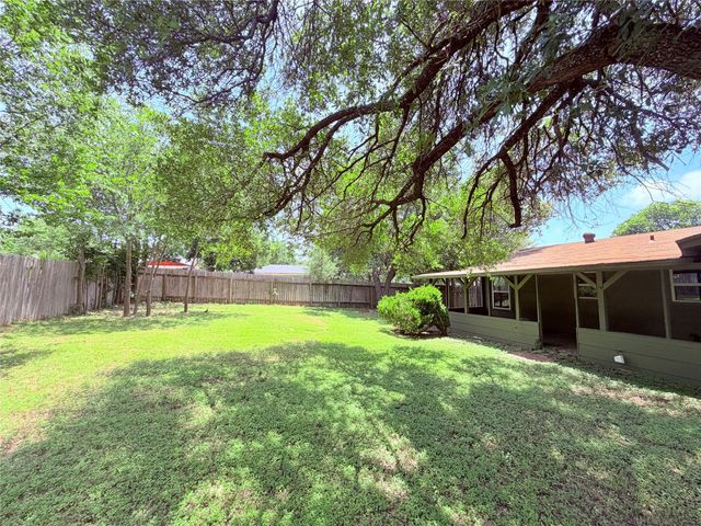 8701 Parkfield DR, Austin, TX 78758