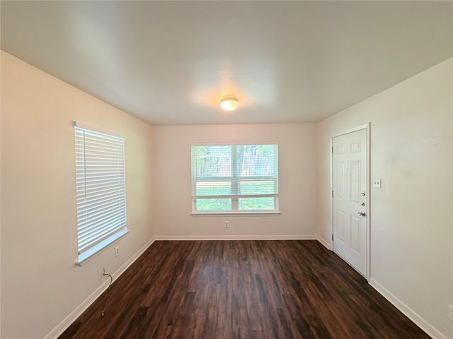8701 Parkfield DR, Austin, TX 78758