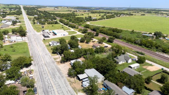 508 W Mesquite Ave, Rogers, TX 76569