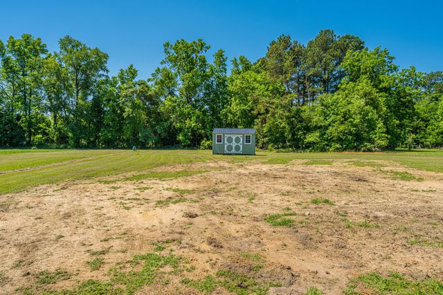 496 1st Texas Road, Saint George, SC 29477