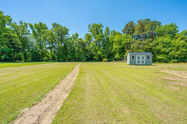 496 1st Texas Road, Saint George, SC 29477