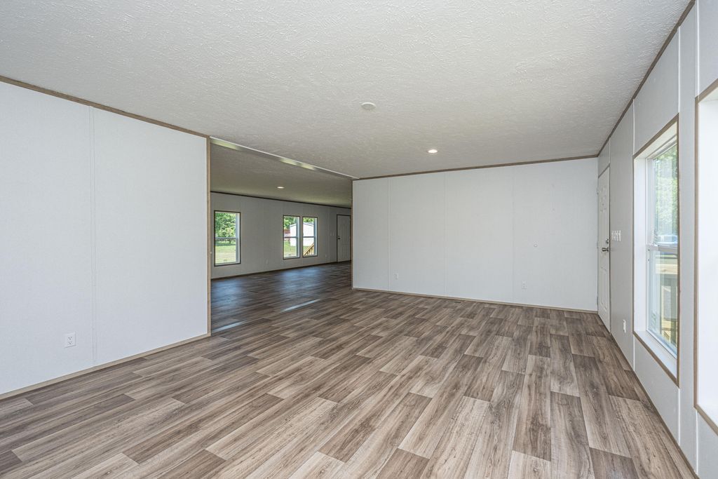 Image 14 of property listing at 496 1st Texas Road, Saint George, SC 29477