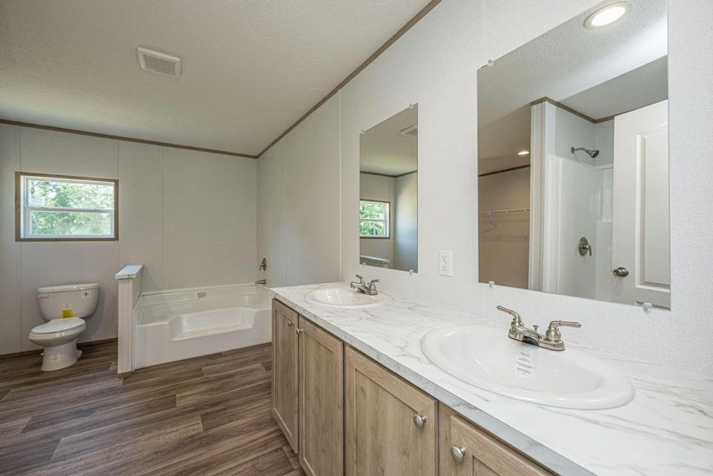 Image 33 of property listing at 496 1st Texas Road, Saint George, SC 29477