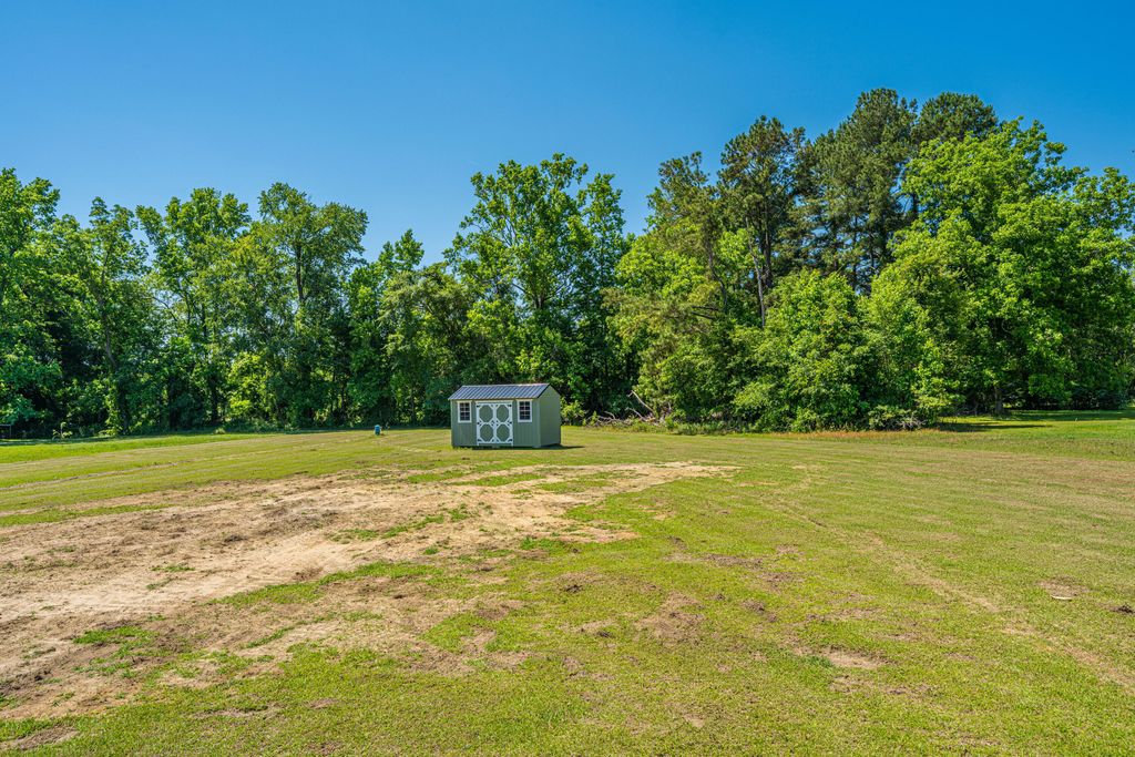 Image 50 of property listing at 496 1st Texas Road, Saint George, SC 29477