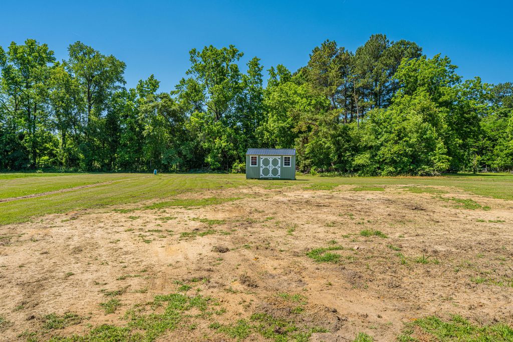 Image 54 of property listing at 496 1st Texas Road, Saint George, SC 29477