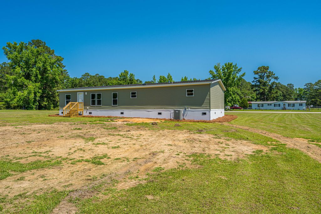 Image 57 of property listing at 496 1st Texas Road, Saint George, SC 29477