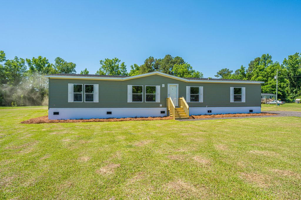 Image 58 of property listing at 496 1st Texas Road, Saint George, SC 29477
