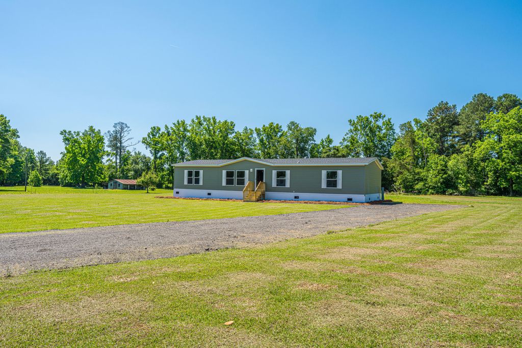 Image 60 of property listing at 496 1st Texas Road, Saint George, SC 29477