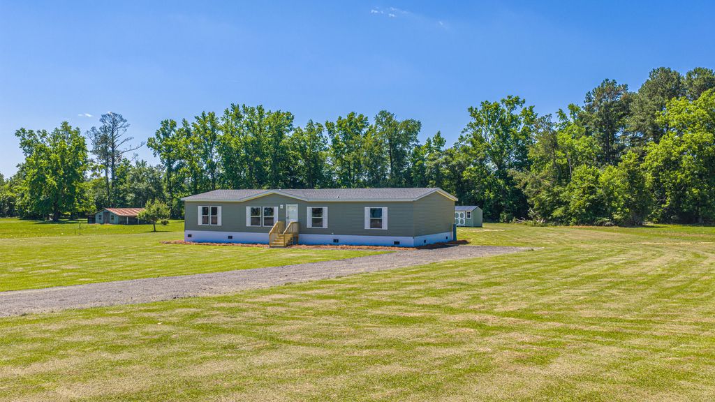Image 61 of property listing at 496 1st Texas Road, Saint George, SC 29477