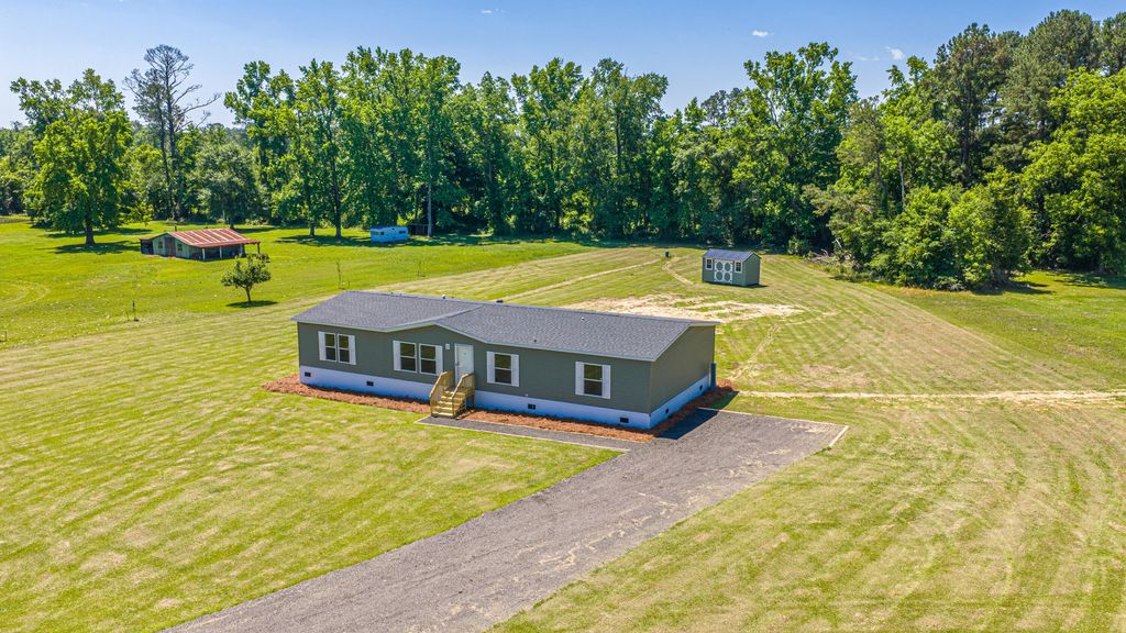 Image 63 of property listing at 496 1st Texas Road, Saint George, SC 29477