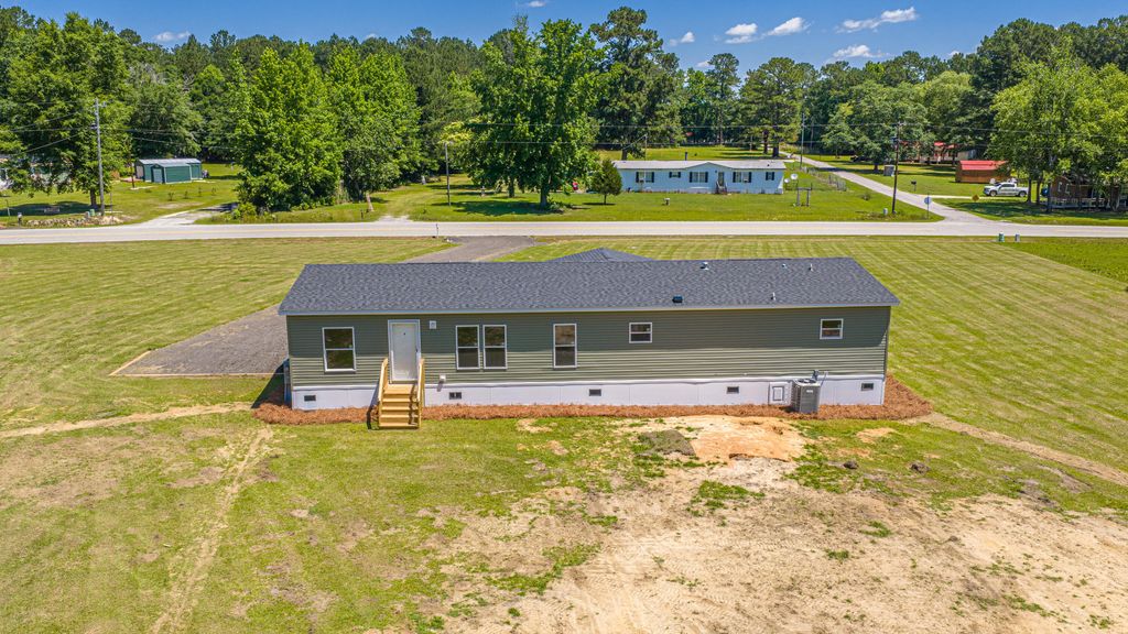 Image 66 of property listing at 496 1st Texas Road, Saint George, SC 29477
