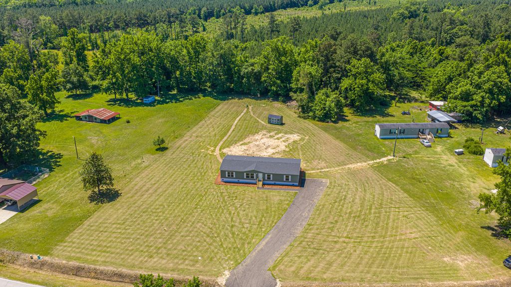 Image 70 of property listing at 496 1st Texas Road, Saint George, SC 29477