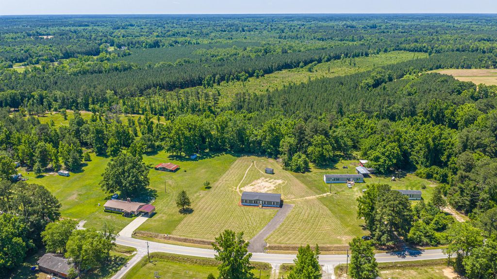 Image 73 of property listing at 496 1st Texas Road, Saint George, SC 29477