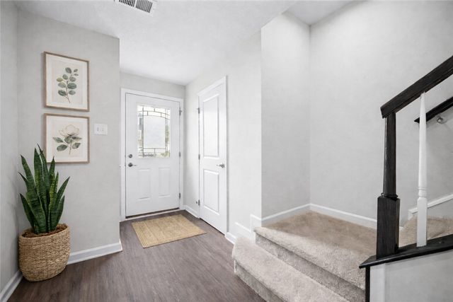 233 Chesna Drive, Whitehall, PA 15234