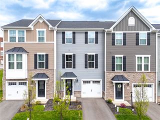 233 Chesna Drive, Whitehall, PA 15234