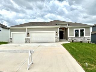 1015 Poplar Lane, Liberty, MO 64068