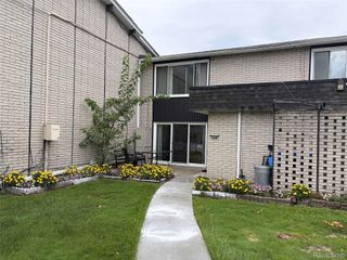 8272 Karam Boulevard 4, Warren, MI 48093