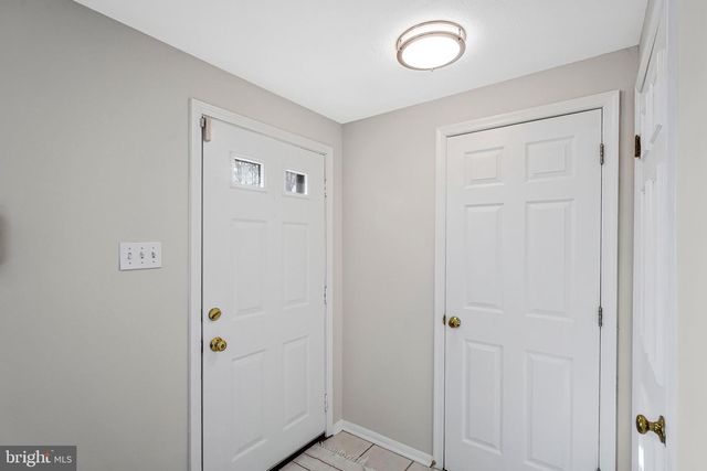 9920 OAKDALE WOODS CT, Vienna, VA 22181