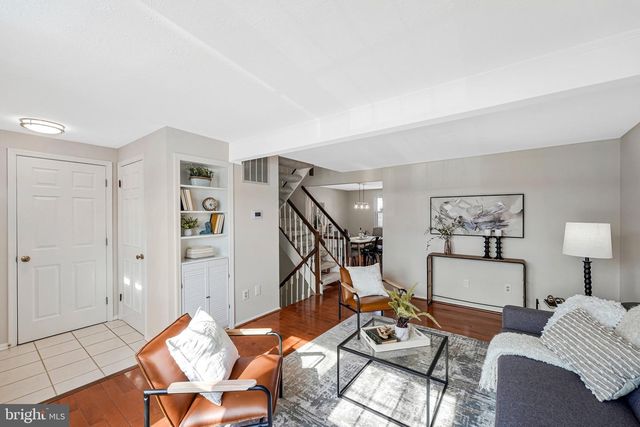 9920 OAKDALE WOODS CT, Vienna, VA 22181