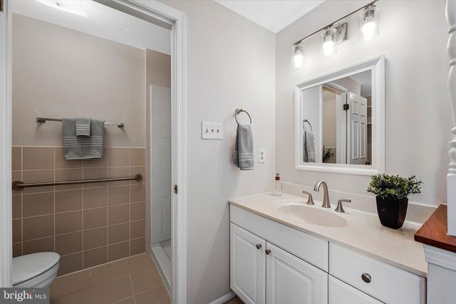 9920 OAKDALE WOODS CT, Vienna, VA 22181