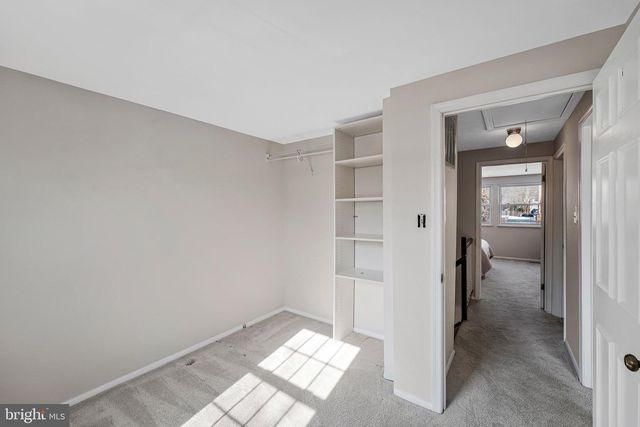 9920 OAKDALE WOODS CT, Vienna, VA 22181