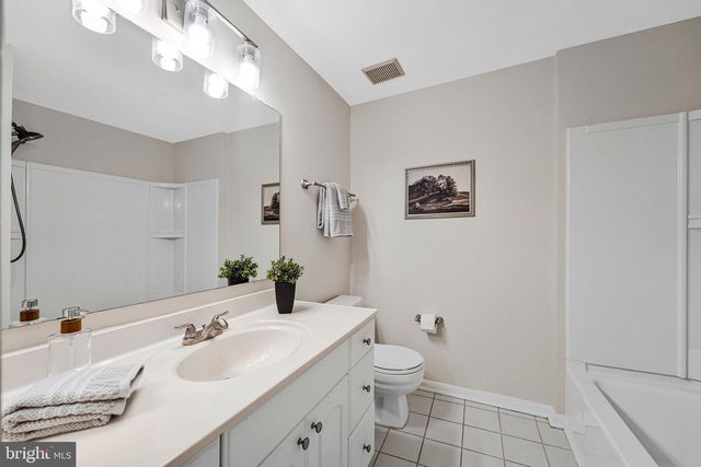 9920 OAKDALE WOODS CT, Vienna, VA 22181