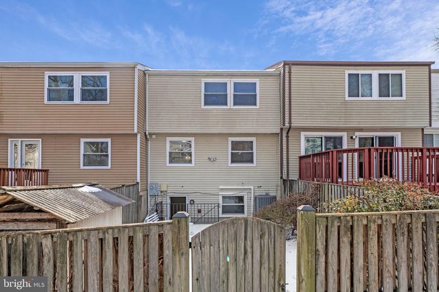 9920 OAKDALE WOODS CT, Vienna, VA 22181