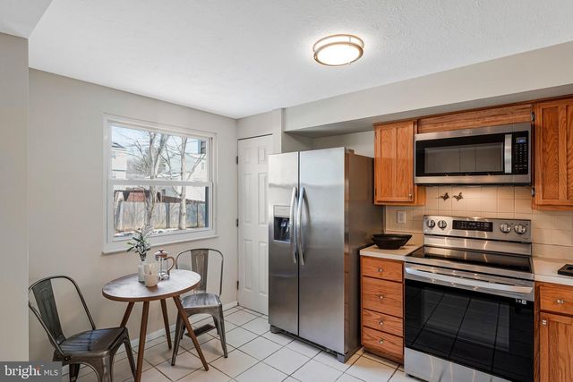 9920 OAKDALE WOODS CT, Vienna, VA 22181