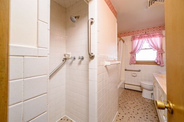 69 Mariposa, Boston, MA 02136