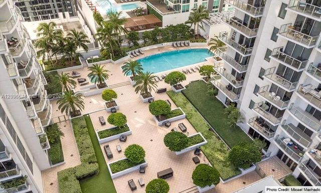 1050 Brickell Avenue 1722, Miami, FL 33131
