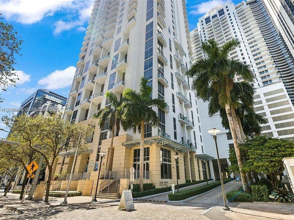 1050 Brickell Avenue 1722, Miami, FL 33131