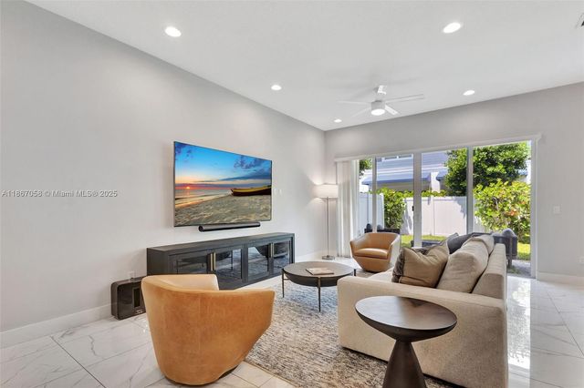 4921 Pointe Midtown Way, Palm Beach Gardens, FL 33418