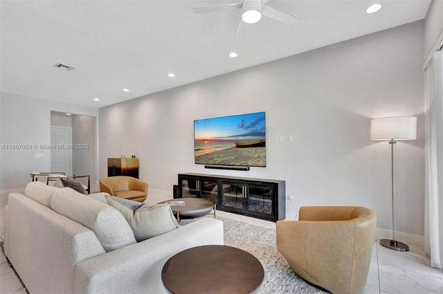 4921 Pointe Midtown Way, Palm Beach Gardens, FL 33418