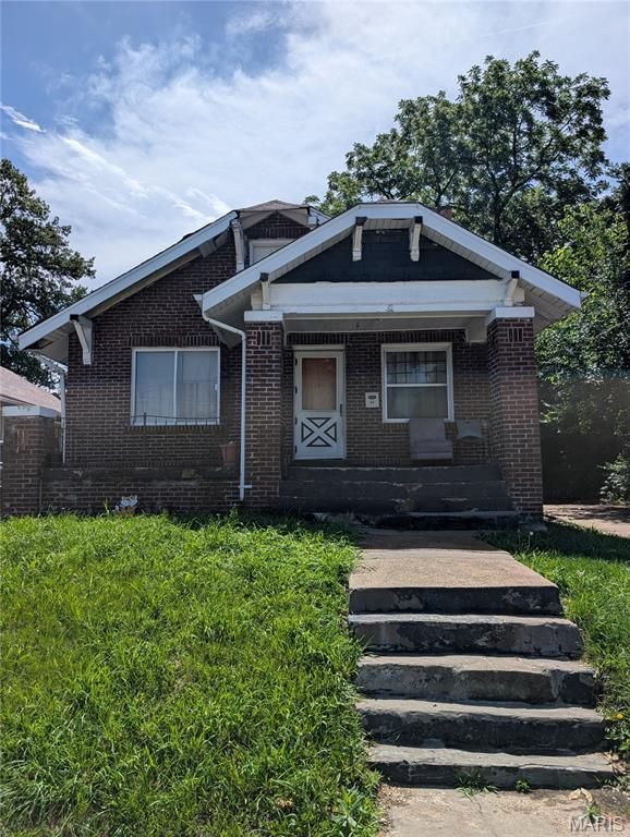 32 Blakemore Place, St Louis, MO 63121