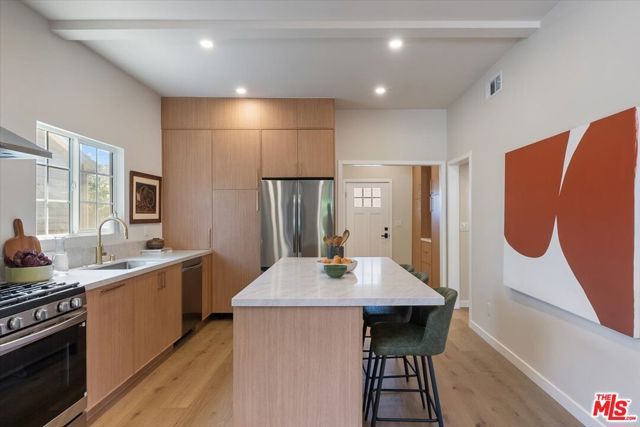 1651 S Wilton Place, Los Angeles, CA 90019