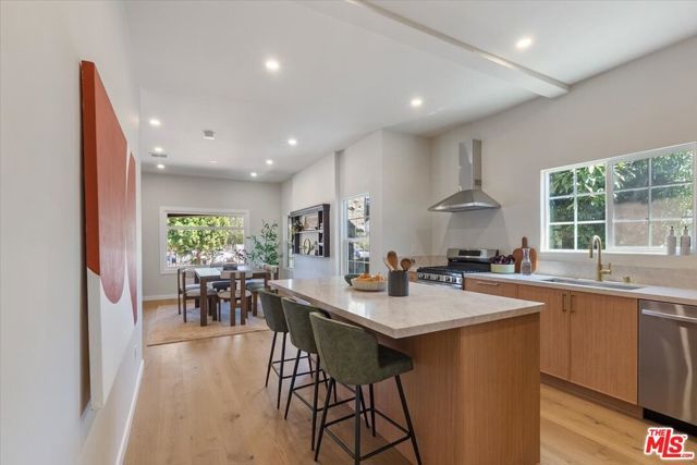 1651 S Wilton Place, Los Angeles, CA 90019