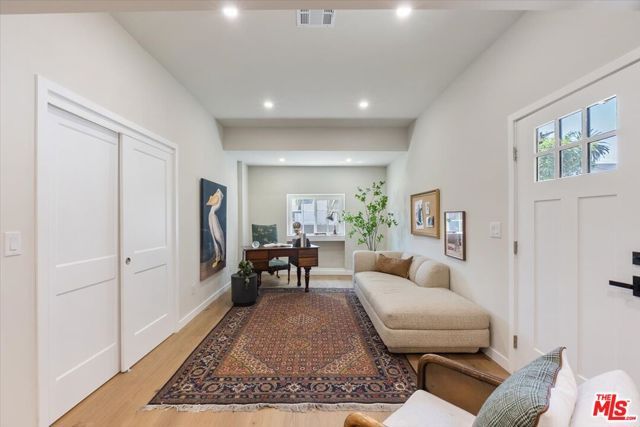 1651 S Wilton Place, Los Angeles, CA 90019