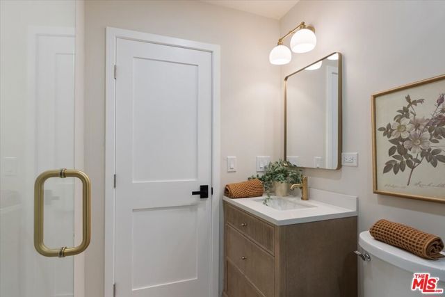 1651 S Wilton Place, Los Angeles, CA 90019