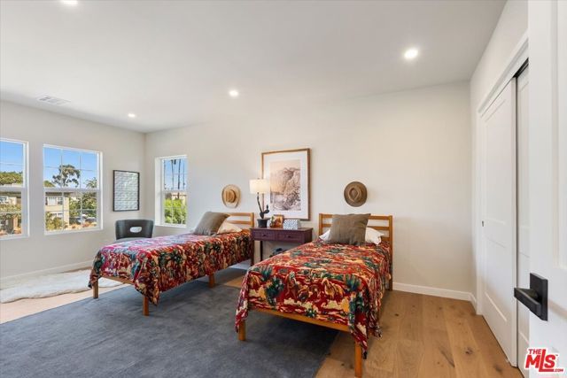 1651 S Wilton Place, Los Angeles, CA 90019