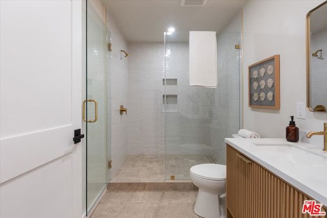 1651 S Wilton Place, Los Angeles, CA 90019