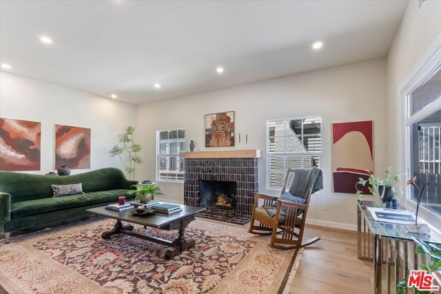 1651 S Wilton Place, Los Angeles, CA 90019