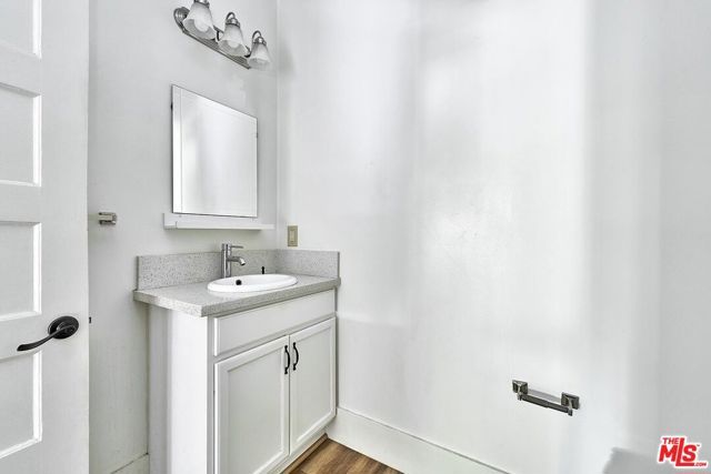 1118 Elden Avenue, Los Angeles, CA 90006