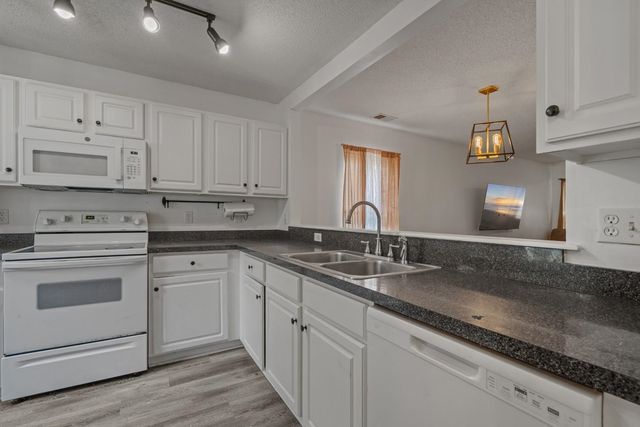 121 Bellegrove Dr., Myrtle Beach, SC 29579